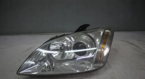 Ford C-MAX I Headlight/headlamp