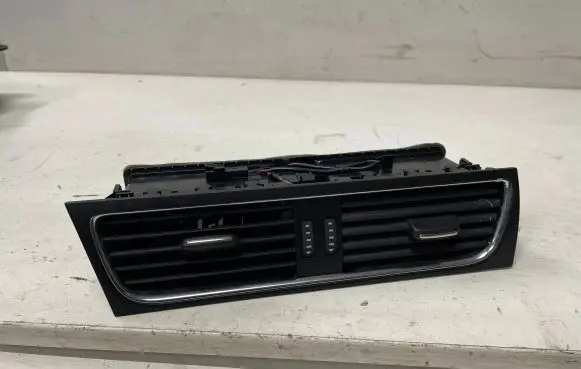 Audi A4 S4 B8 8K Dash center air vent grill 8T1820951
