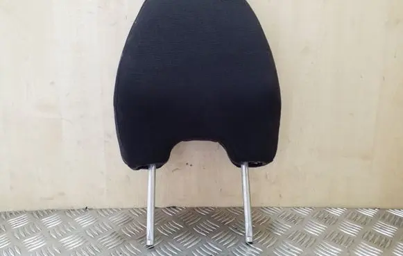 Volvo XC60 Front seat headrest 
