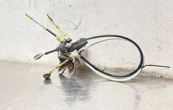 Opel Vectra C Gear shift cable linkage 55560021