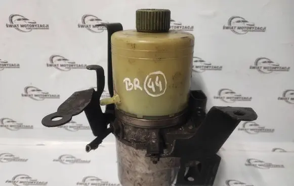Volkswagen Polo V 6R Power steering pump 6Q0423156AB 6Q0423371
