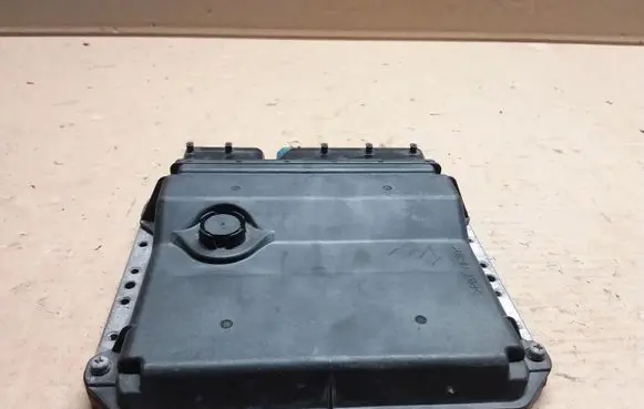 Toyota Avensis T270 Engine control unit/module 8966105J10