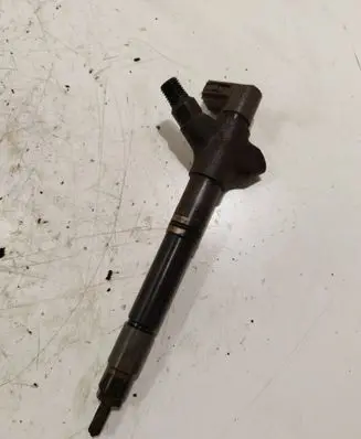 Toyota RAV 4 (XA40) Fuel injector 2367026070