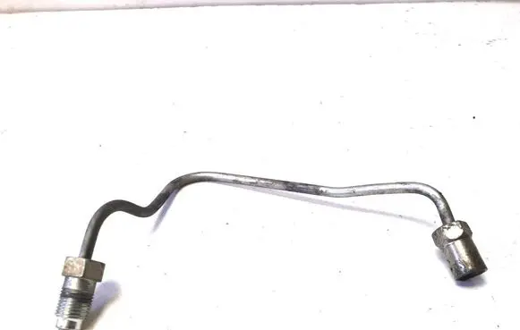 Toyota Avensis Verso Fuel injector supply line/pipe 