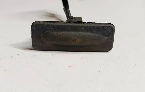 Hyundai i30 Tailgate/boot open switch button 625145781