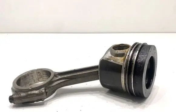 Audi A5 Piston with connecting rod 04LA