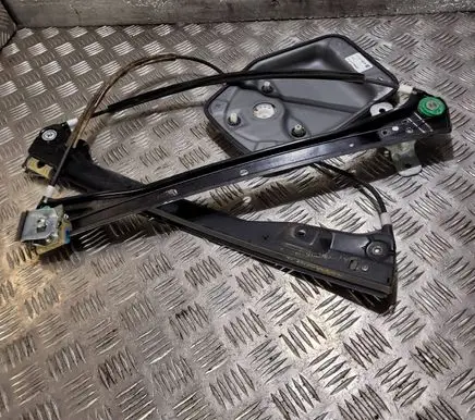 Front window lifting mechanism without motor