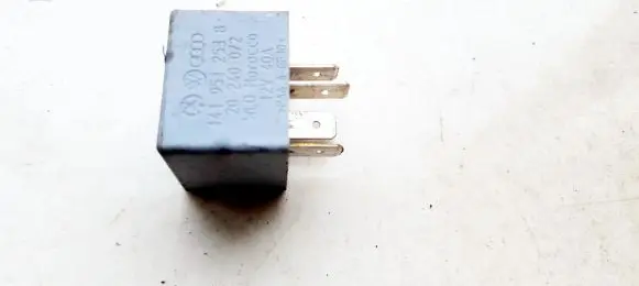 Volkswagen Golf IV Other relay 141951253B
