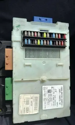 Ford Mondeo MK IV Fuse module 7G9T14A073DF