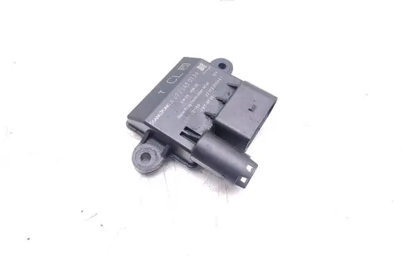 SsangYong Musso Glow plug pre-heat relay A6735450136 E2110021050