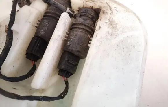 BMW 5 GT F07 Windscreen/windshield washer pump 8362154