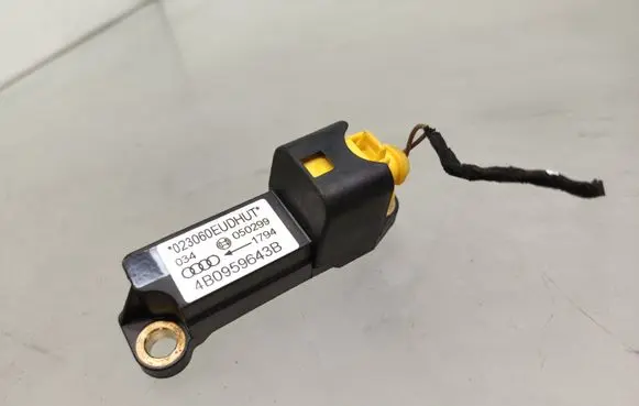 Audi A6 S6 C5 4B Airbag deployment crash/impact sensor 4B0959643B