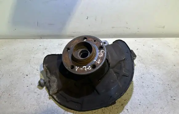 Volvo V70 Front wheel hub