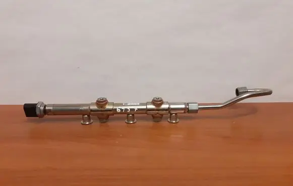 Volkswagen Golf VII Fuel main line pipe 810PP0301 6157
