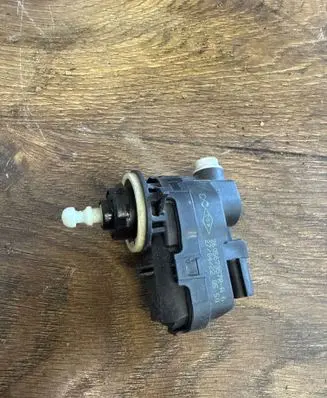 Renault Master III Headlight level adjustment motor 260567357r