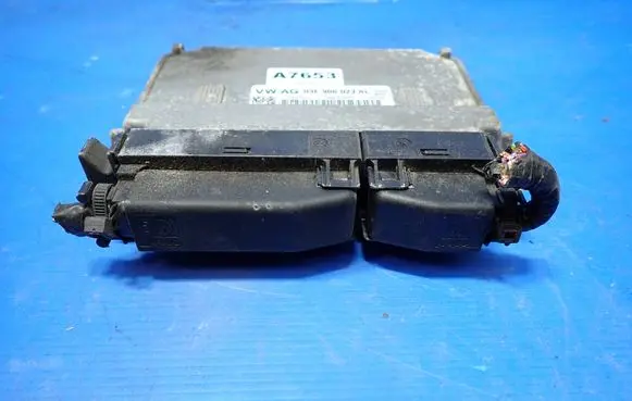 Skoda Fabia Mk2 (5J) Engine control unit/module 03E906023AL 5WP4054604 03E906023L