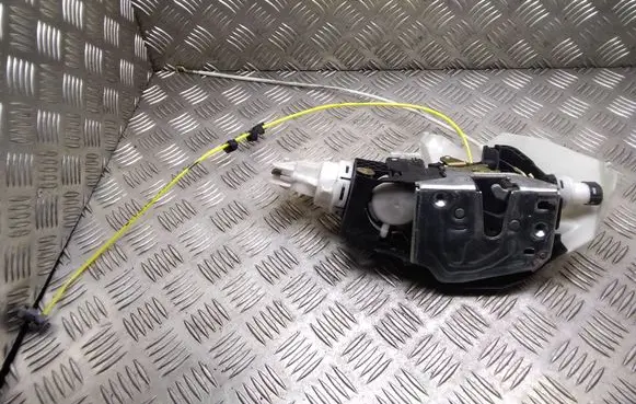 Mercedes-Benz S W220 Rear door lock 2207305835