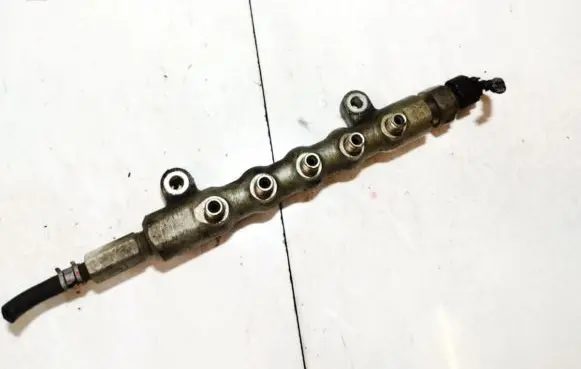 Toyota Avensis T250 Fuel main line pipe