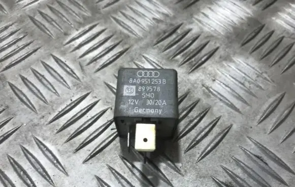Audi A6 S6 C4 4A Other relay 8a0951253b 899578.208