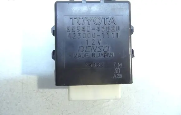 Toyota Prius (XW30) Window wiper relay 8594047020 4230001111