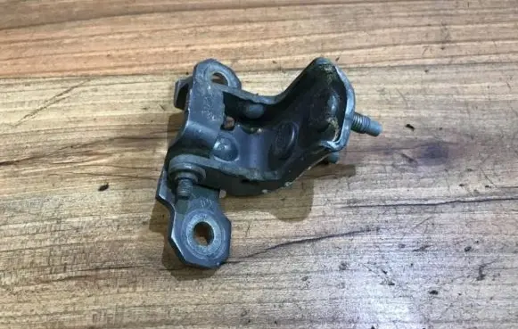 Renault Laguna II Rear door lower hinge
