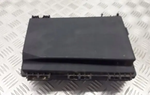 Opel Astra H Fuse box cover 13181658