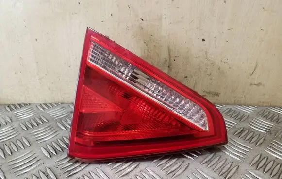 Audi A5 8T 8F Tailgate rear/tail lights 8T0945093