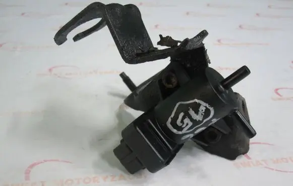 Opel Vivaro Turbo solenoid valve 8200762162