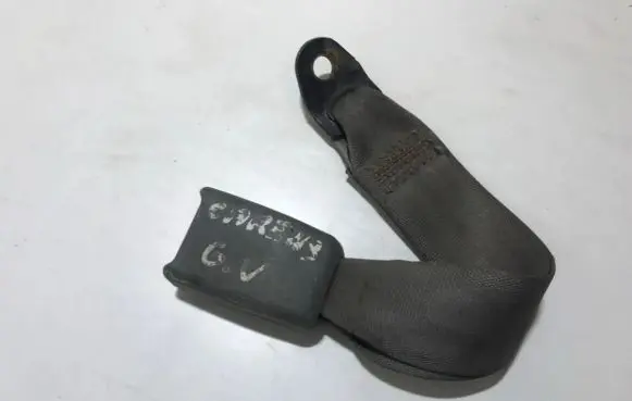 KIA Carens I Rear seatbelt buckle