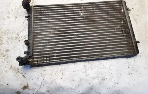 Volkswagen Golf IV Coolant radiator 1J0121619