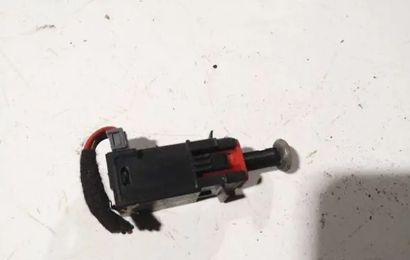 Opel Astra H Brake pedal sensor switch 55701395 869619853
