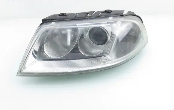 Volkswagen PASSAT B5.5 Headlight/headlamp 3B0941015AK
