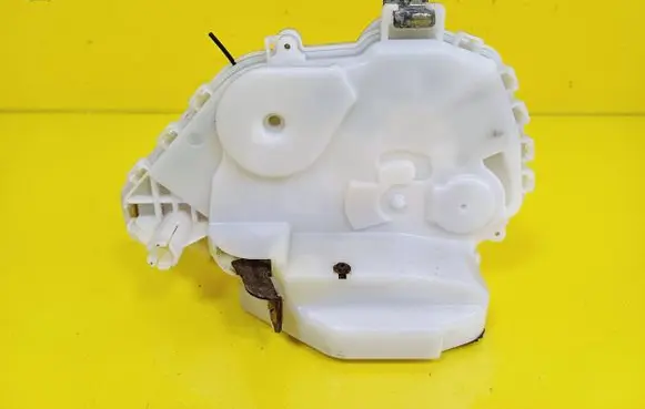 Honda Civic Front door lock