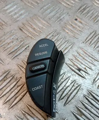 Steering wheel buttons/switches
