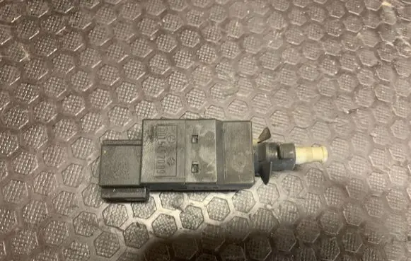 Mercedes-Benz Sprinter W901 W902 W903 W904 Brake pedal sensor switch 0015452009