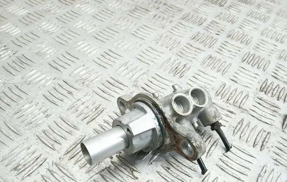Master brake cylinder