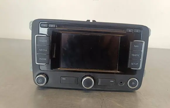 Volkswagen Tiguan Radio/CD/DVD/GPS head unit VWRNS315EU 3C8035279S VWZAZ2P0330799