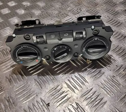 Volkswagen PASSAT B6 Climate control unit