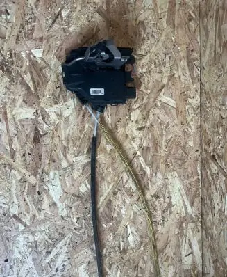 Audi A6 S6 C5 4B Rear door lock 4B0839015G