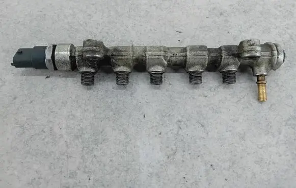 Renault Espace IV Fuel main line pipe 8200378703