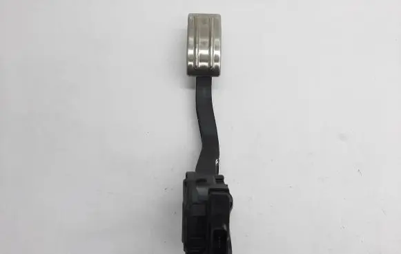Ford Kuga II Accelerator throttle pedal HV619F836AA