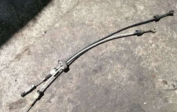 Opel Zafira B Gear shift cable linkage 55351948 55351948EX