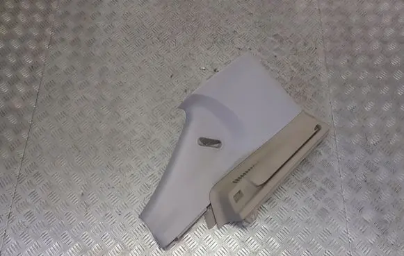 Mercedes-Benz A W169 (D)pillar trim (top) 