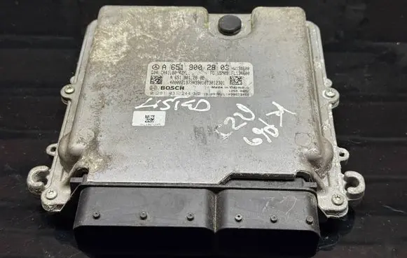 Mercedes-Benz V Class W447 Engine control unit/module A6519002803 0281031244 A6519012802