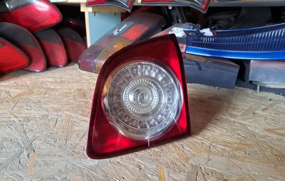Volkswagen Golf Plus Tailgate rear/tail lights 5M0945094H