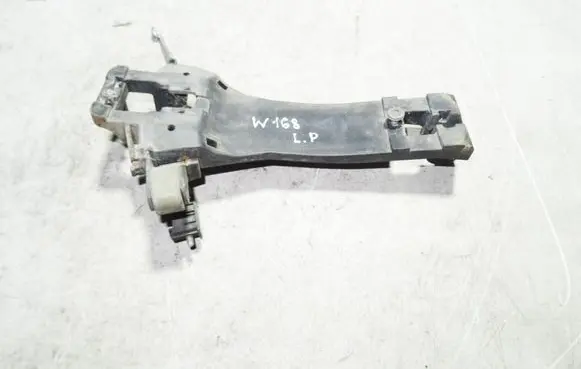 Mercedes-Benz A W168 Front door exterior handle/bracket 