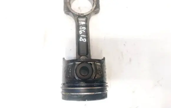 Renault Megane II Piston with connecting rod
