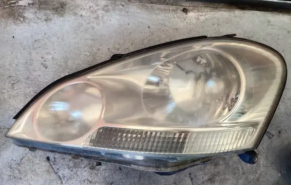 Toyota Avensis Verso Headlight/headlamp