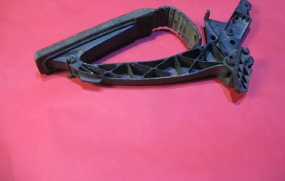 Mercedes-Benz C W202 Accelerator throttle pedal 2103010520