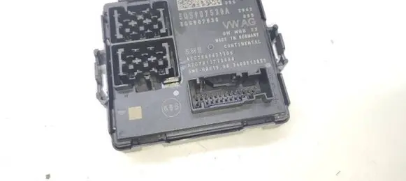 Skoda Octavia Mk4 Central body control module 5QS907530A